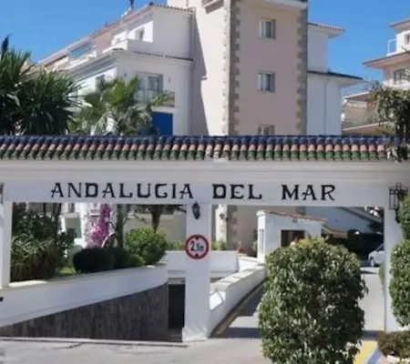Impresionante Loft En Puerto Banus A Pie De Playa Марбелья